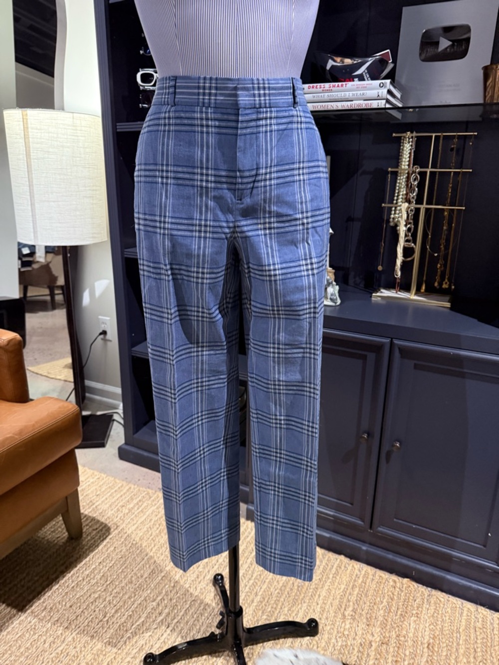 Banana Republic Avery Straight-Fit Blue Plaid Ankle Pants – Size 8